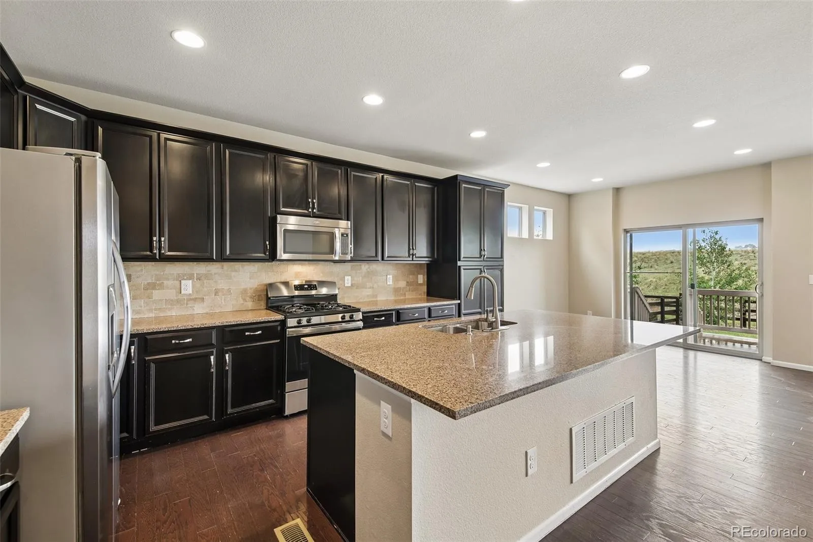 8645 Torrey Street Arvada CO 80007 MLS #REC4529875 05212026235622 1600 12