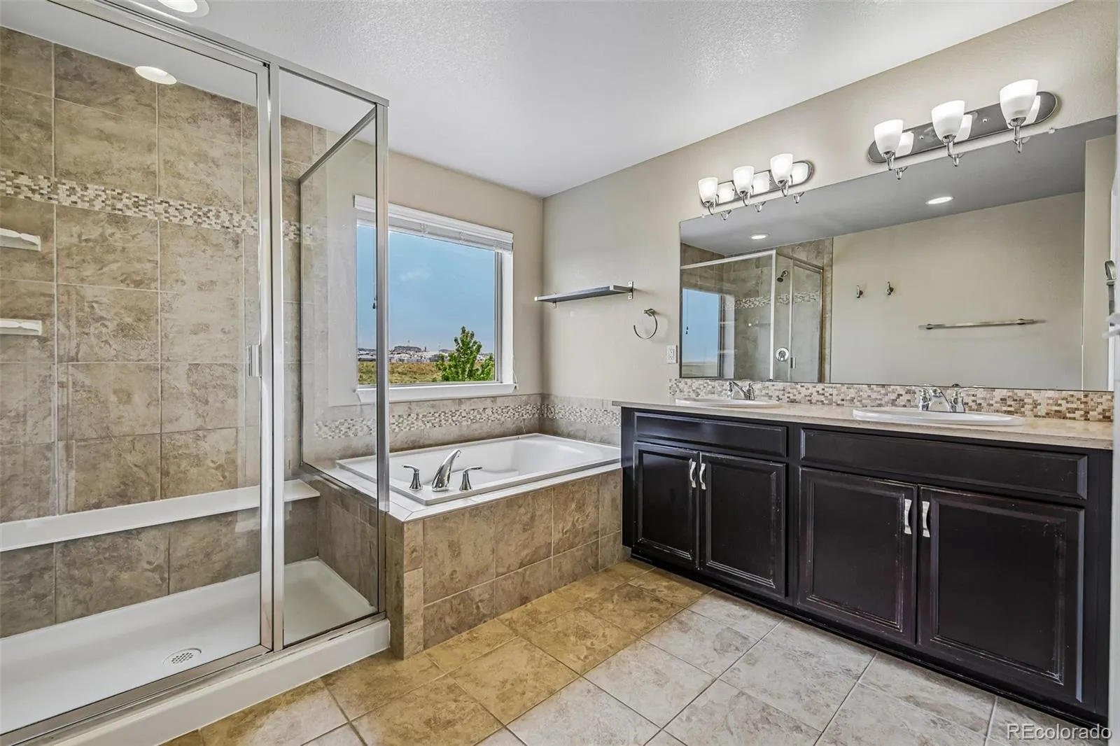 8645 Torrey Street Arvada CO 80007 MLS #REC4529875 05212026235622 1600 33