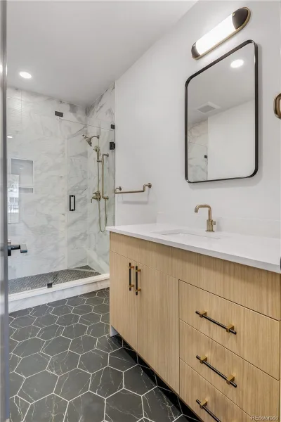 08202026011815 800 44