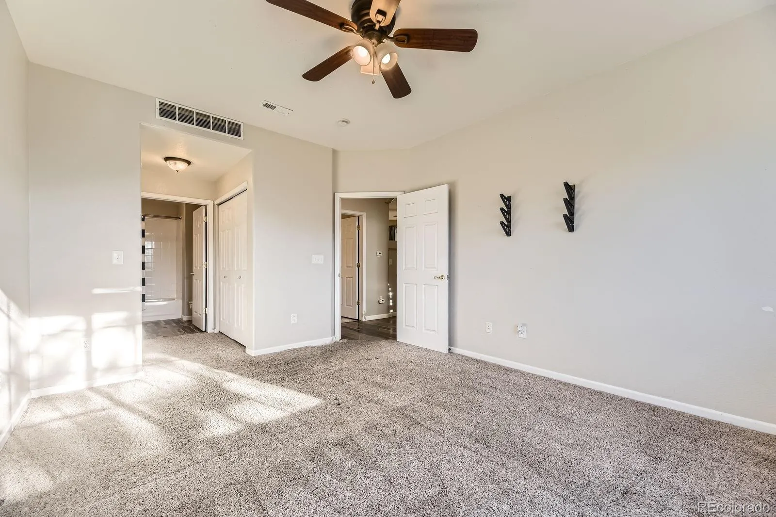 22520 E Ontario Drive #101 Aurora CO 80016 MLS #REC4530339 04082026142257 1600 16