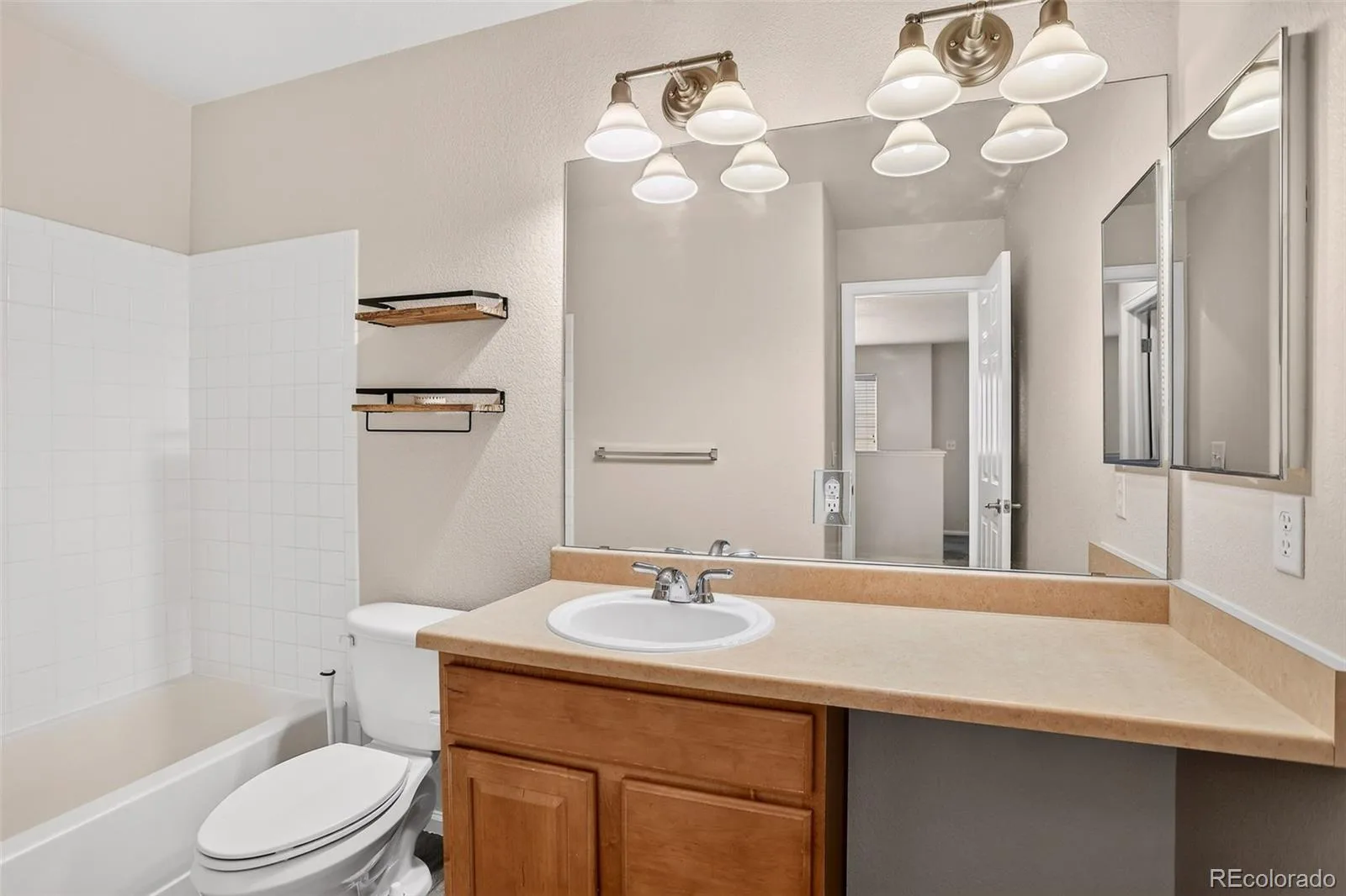 4356 S Iris Court Littleton CO 80123 | MLS #REC4533107 07272026113345 1600 27