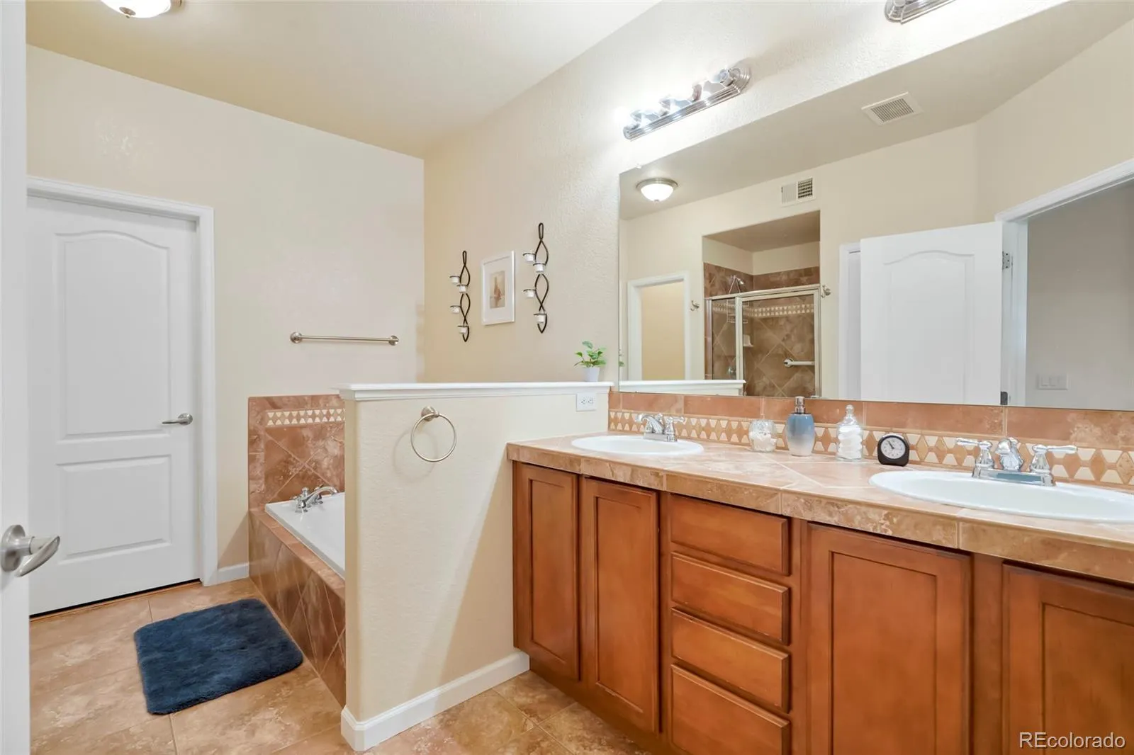 11384 Xavier Drive #203 Westminster CO 80031 | MLS #REC4534957 04172026162958 1600 15