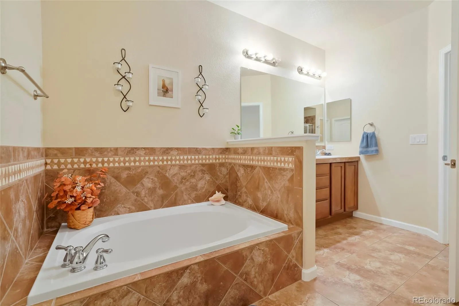 11384 Xavier Drive #203 Westminster CO 80031 | MLS #REC4534957 04172026162958 1600 17