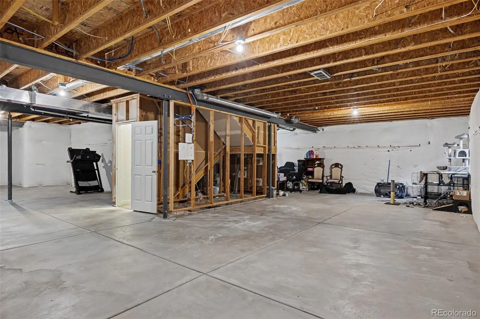 8922 Ellis Street Arvada CO 80005 MLS #REC4537515 05092026022628 1600 22