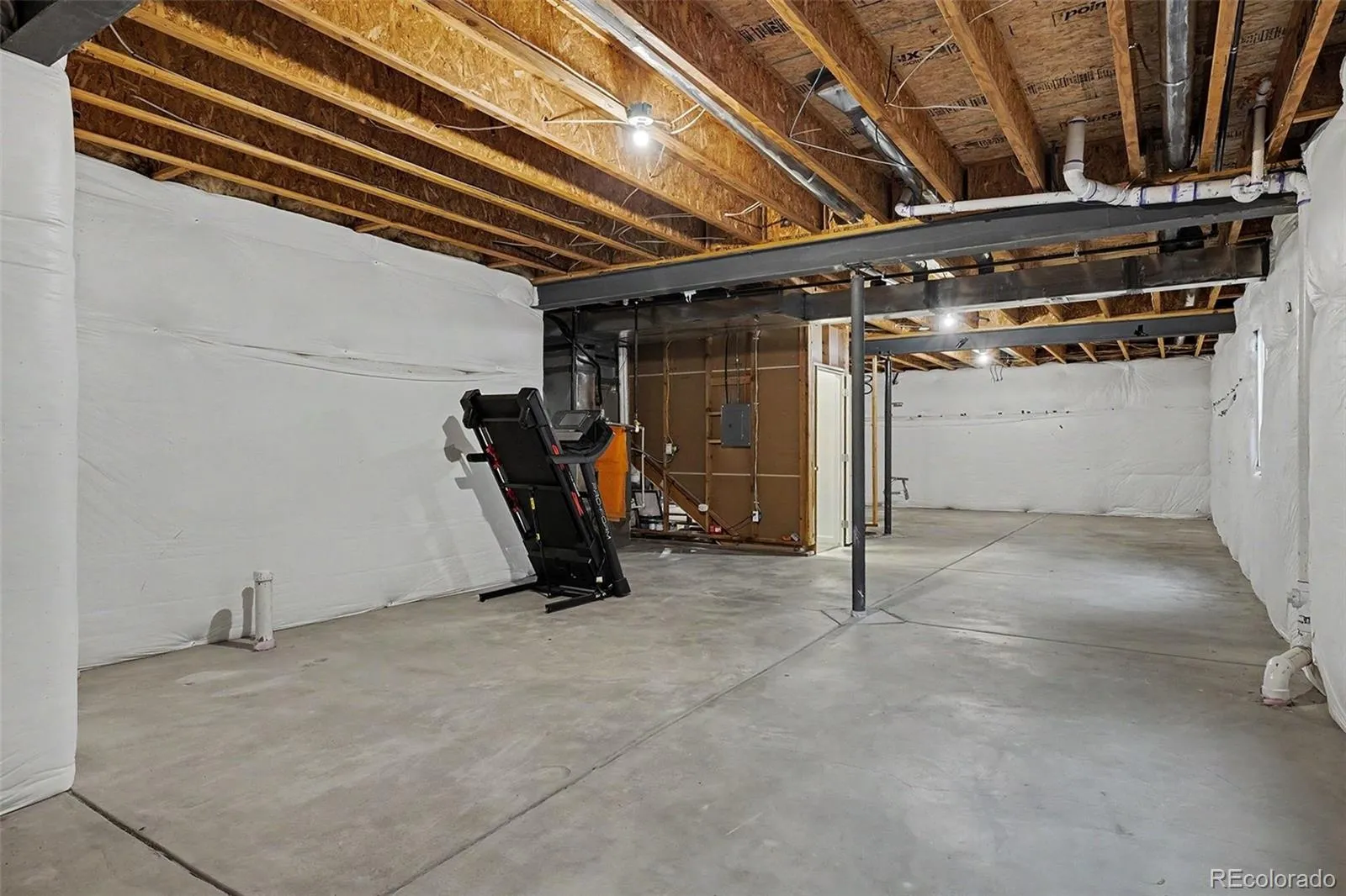 8922 Ellis Street Arvada CO 80005 MLS #REC4537515 05092026022628 1600 25