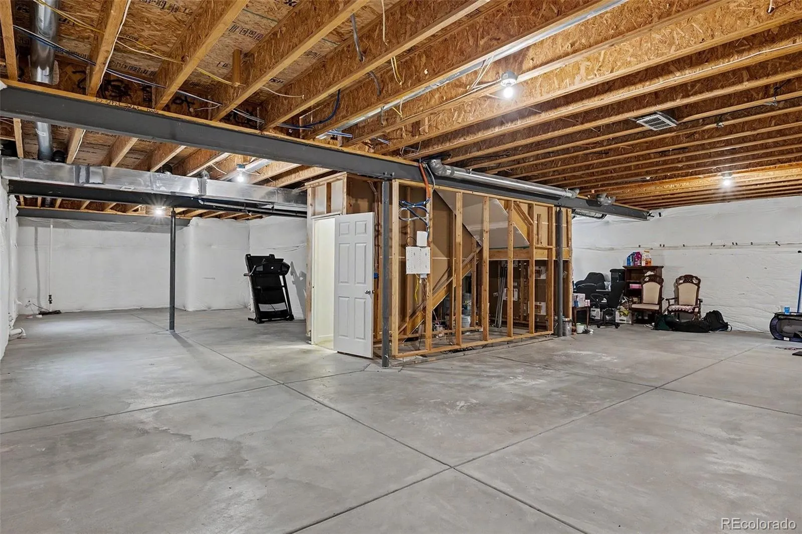 8922 Ellis Street Arvada CO 80005 MLS #REC4537515 05092026022628 1600 26