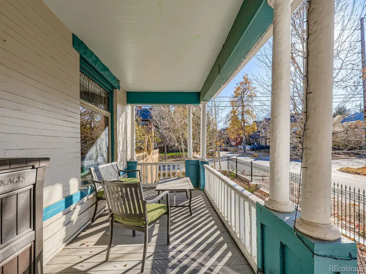 12012025183306 1200 19