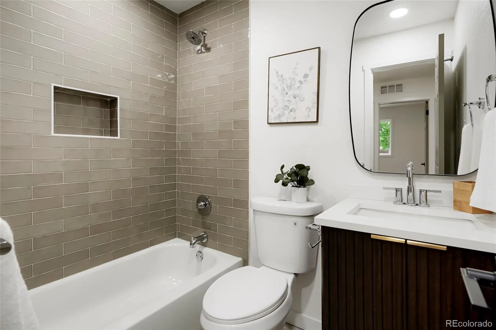 106 Emerald Street Broomfield CO 80020 MLS #REC4542429 06092026001053 1600 19