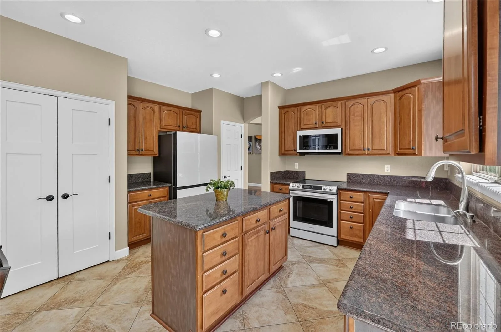 6638 W Hamilton Drive Lakewood CO 80227 | MLS #REC4544621 08282026144845 1600 11