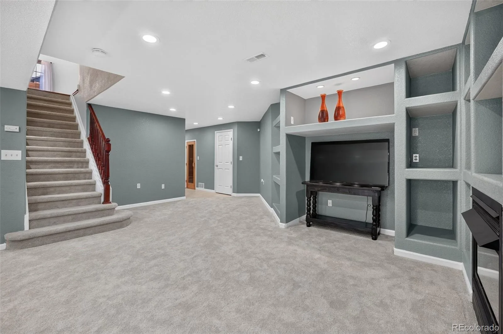 6638 W Hamilton Drive Lakewood CO 80227 | MLS #REC4544621 08282026144845 1600 35