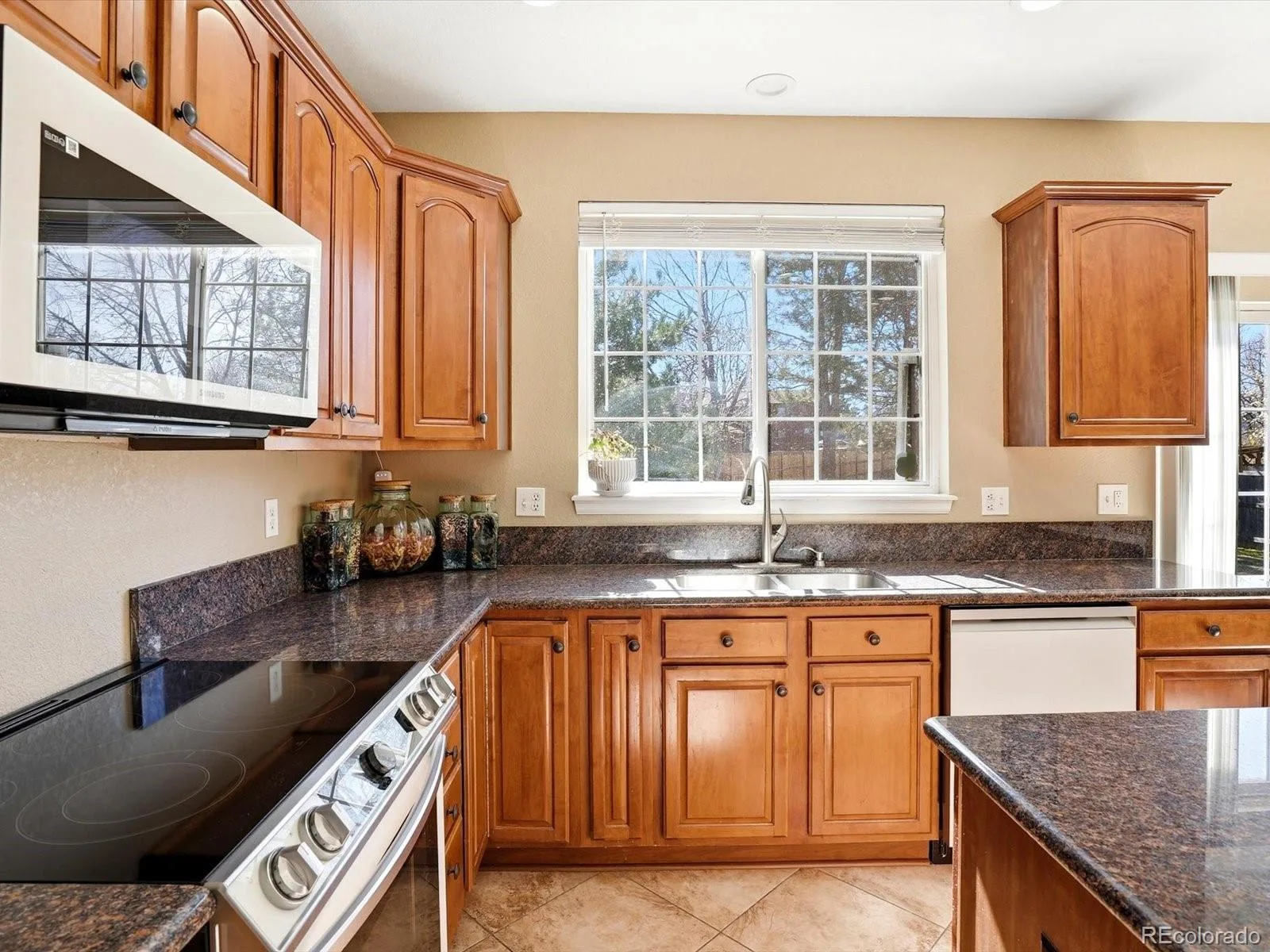 6638 W Hamilton Drive Lakewood CO 80227 | MLS #REC4544621 08282026144845 1600 9