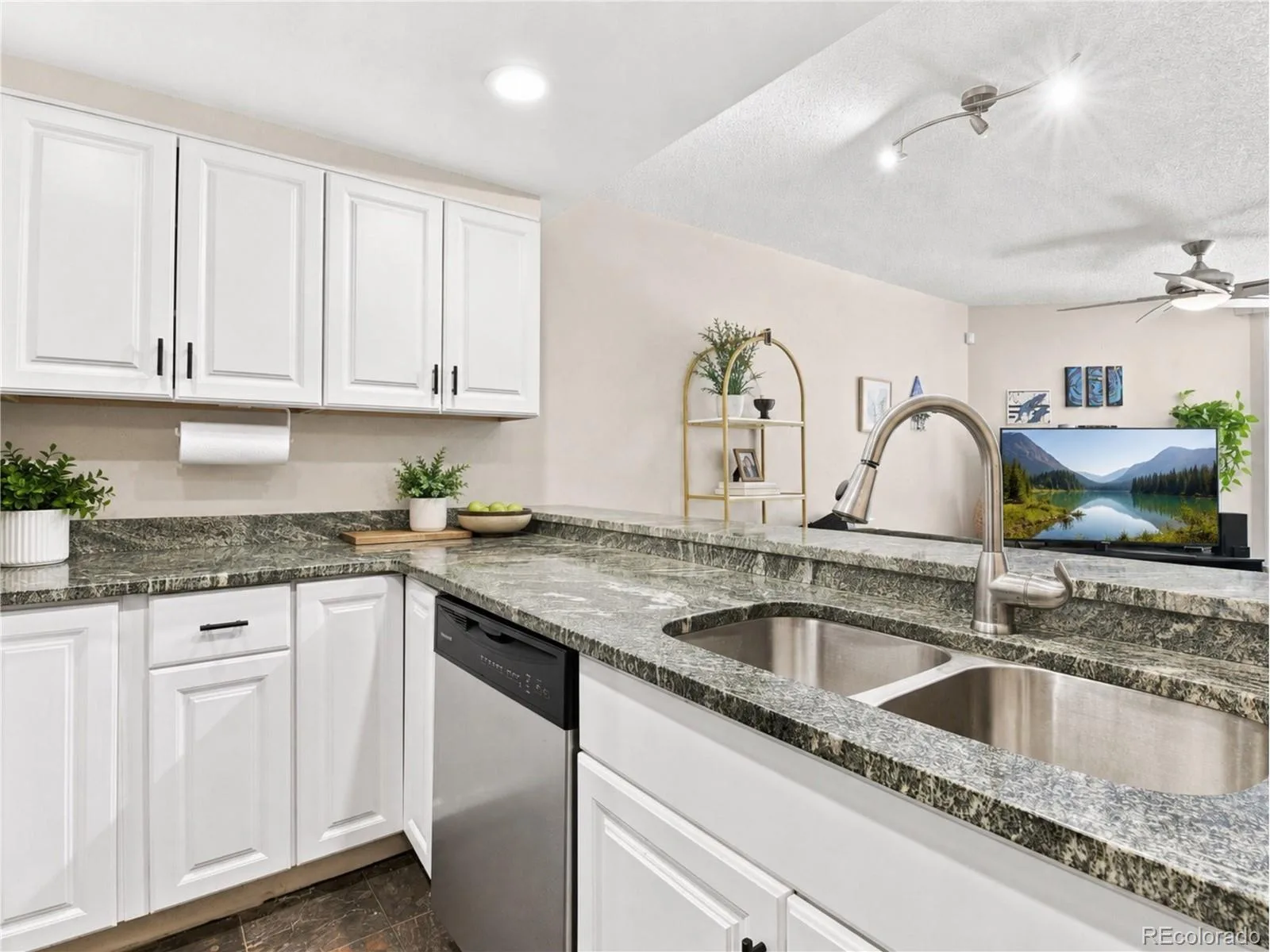 11107 E Alameda Avenue #101 Aurora CO 80012 | MLS #REC4545450 07232026221822 1600 2