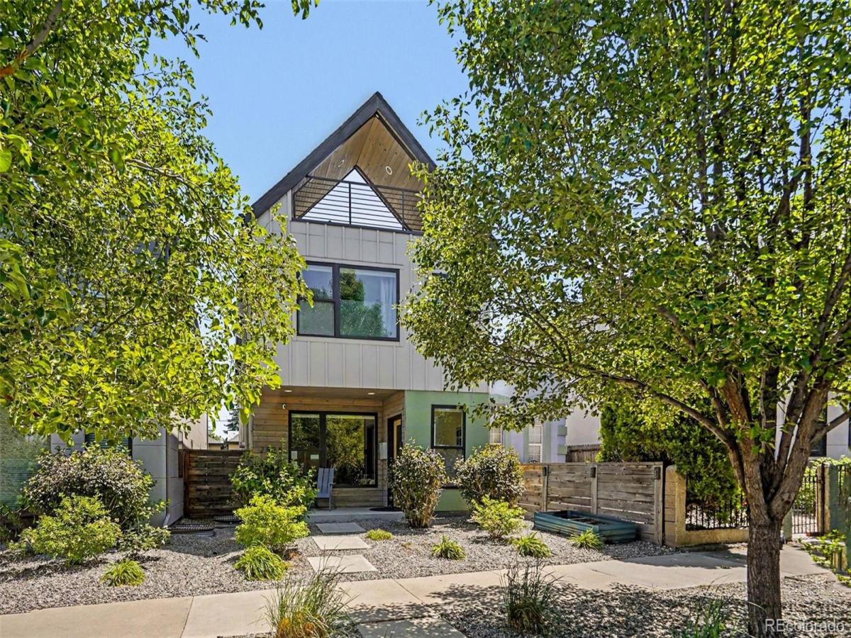 2538 N Clarkson Street Denver CO 80205 | MLS #REC4556308 MLS #REC4556308 image #0