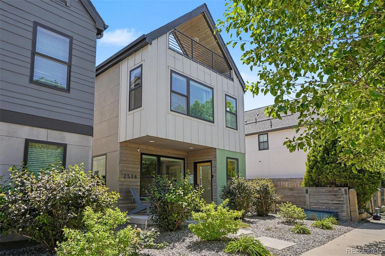 2538 N Clarkson Street Denver CO 80205 | MLS #REC4556308 07302026165643 1600 42