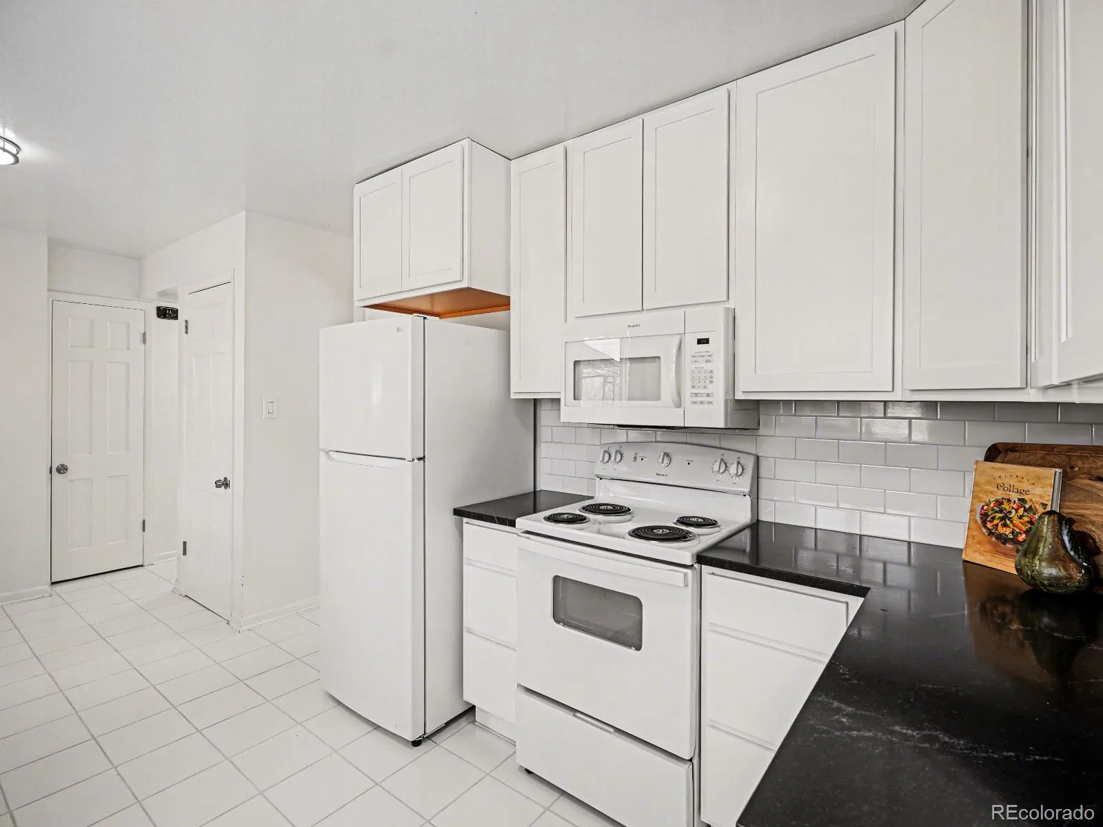 2155 E Noble Place Centennial CO 80121 MLS #REC4556793 05092026031020 1600 11