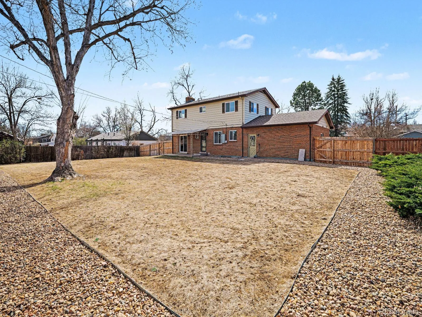 2155 E Noble Place Centennial CO 80121 MLS #REC4556793 05092026031020 1600 25