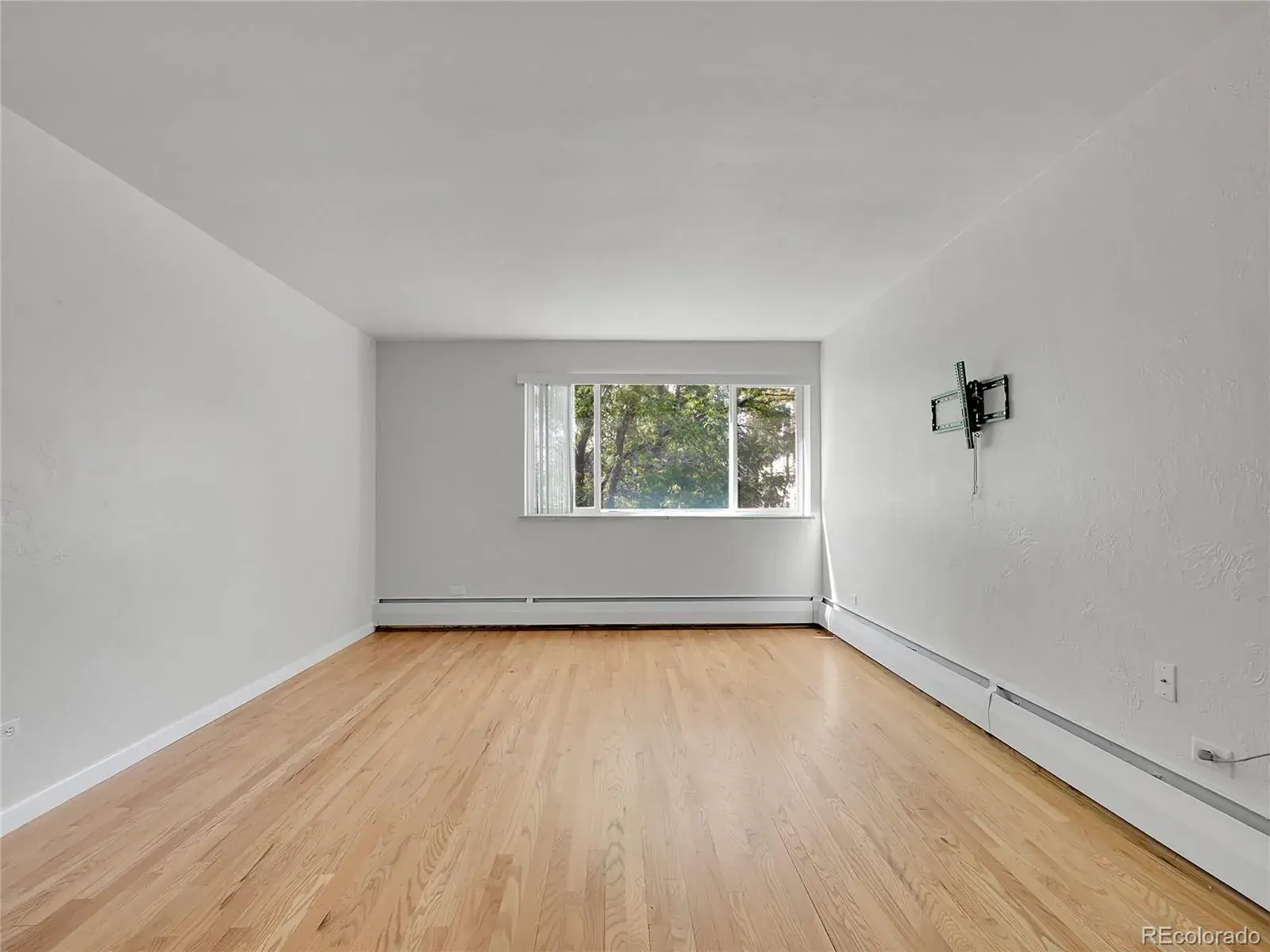 1056 N Marion Street #202 Denver CO 80218 MLS #REC4560220 02052026003240 1600 3