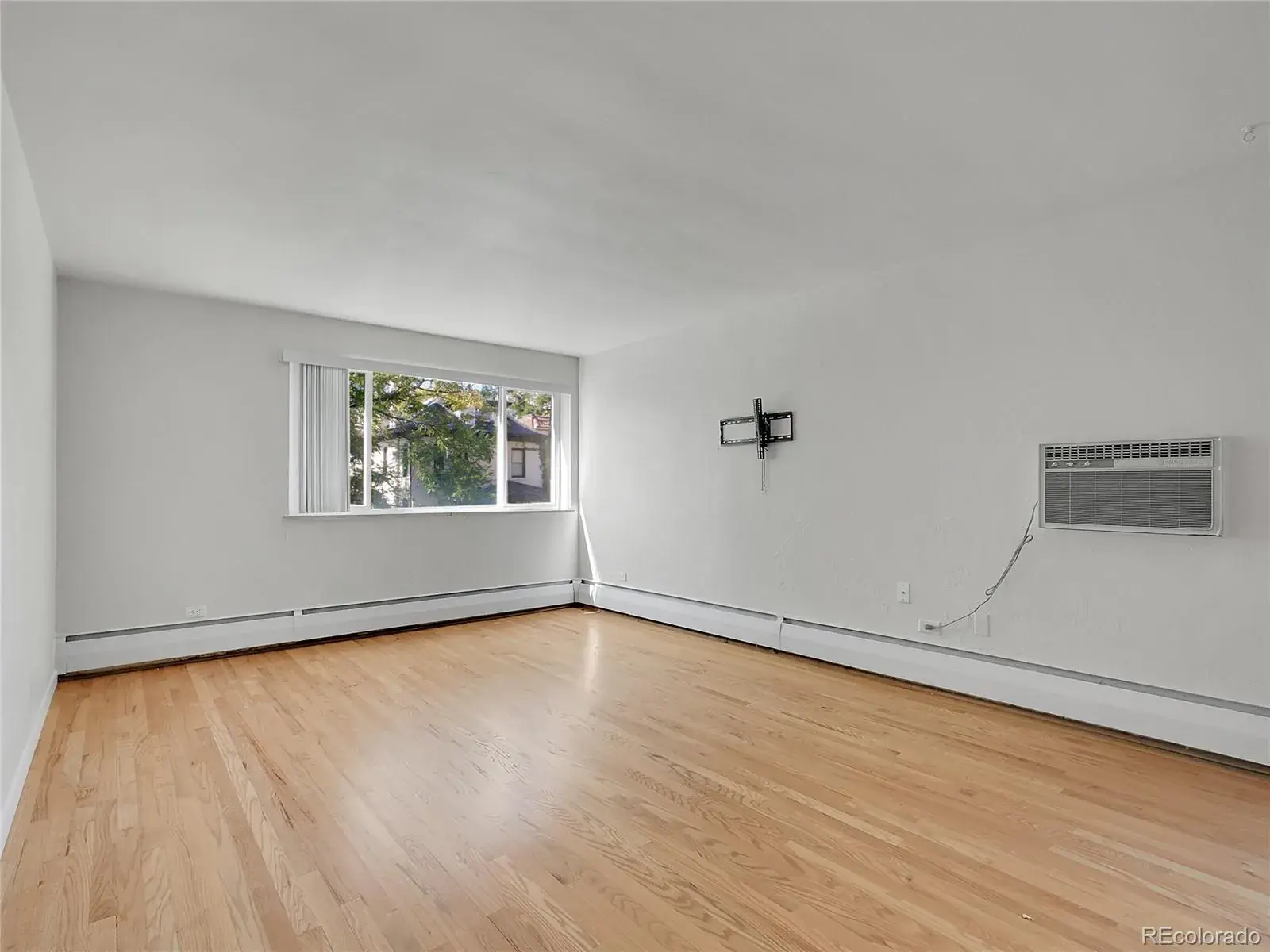 1056 N Marion Street #202 Denver CO 80218 MLS #REC4560220 02052026003240 1600 4