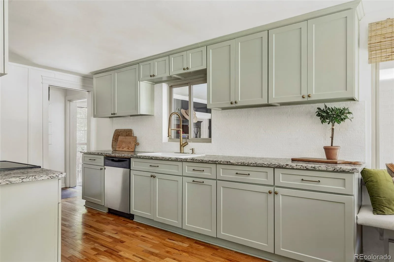 1991 W Caley Avenue Littleton CO 80120 | MLS #REC4564357 08172026223003 1600 10