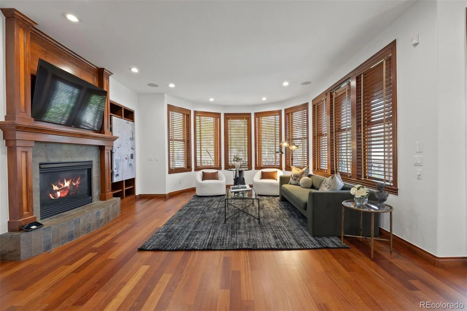 04082026190815 1600 12