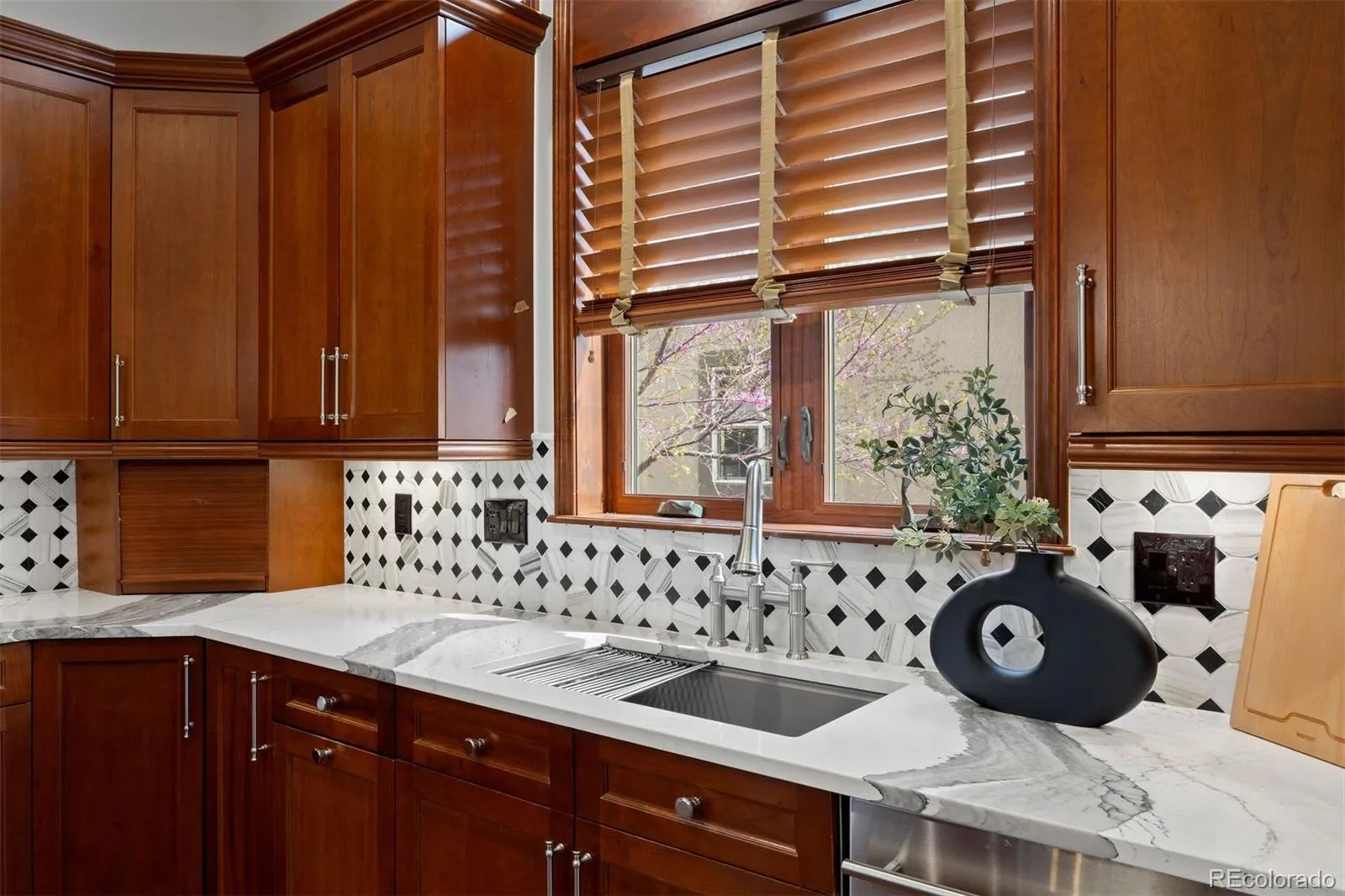 04082026190815 1600 31