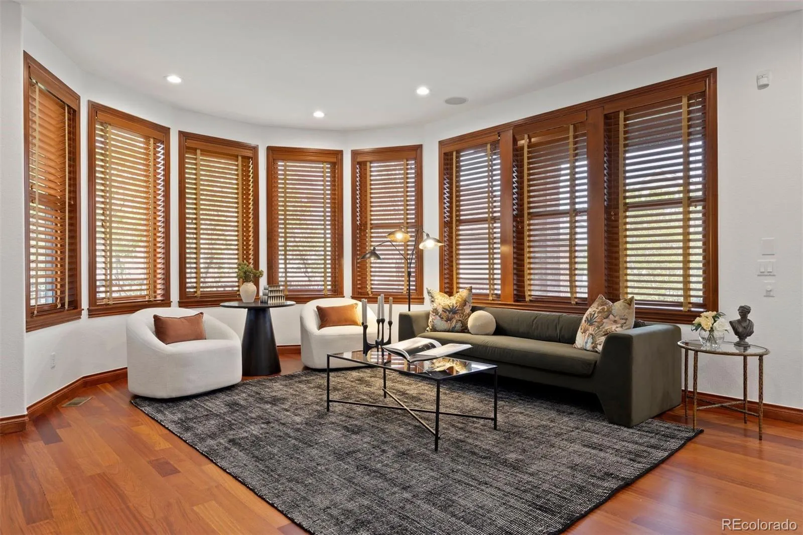 04082026190815 1600 35