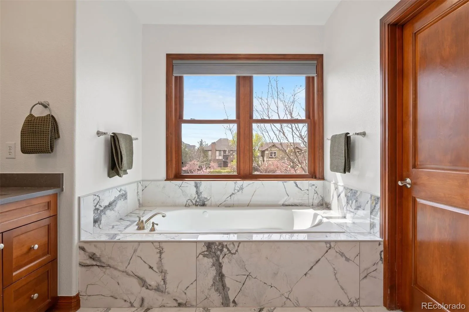 04082026190815 1600 36