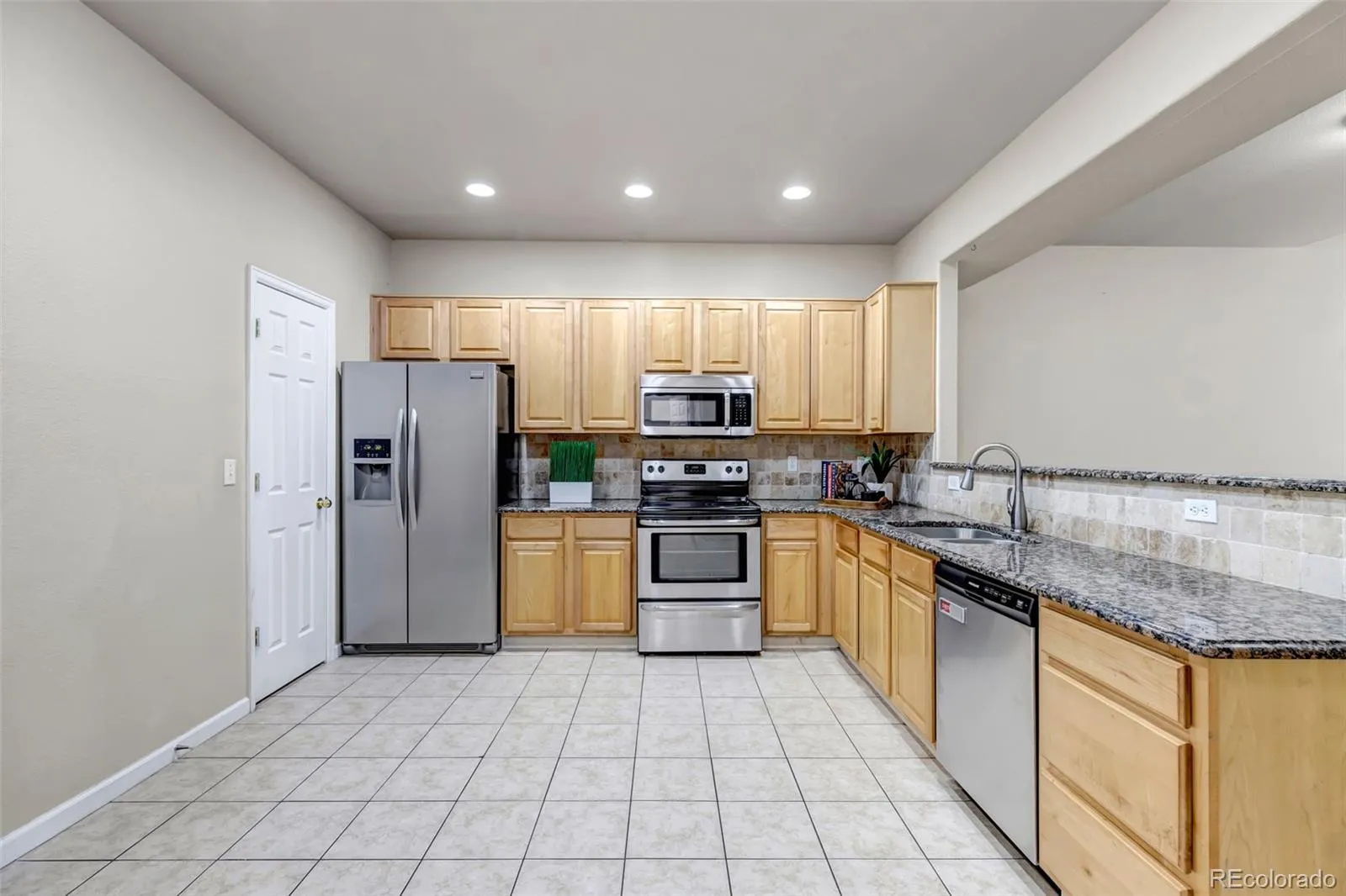 4519 S Atchison Way Aurora CO 80015 MLS #REC4568684 05092026024614 1600 13