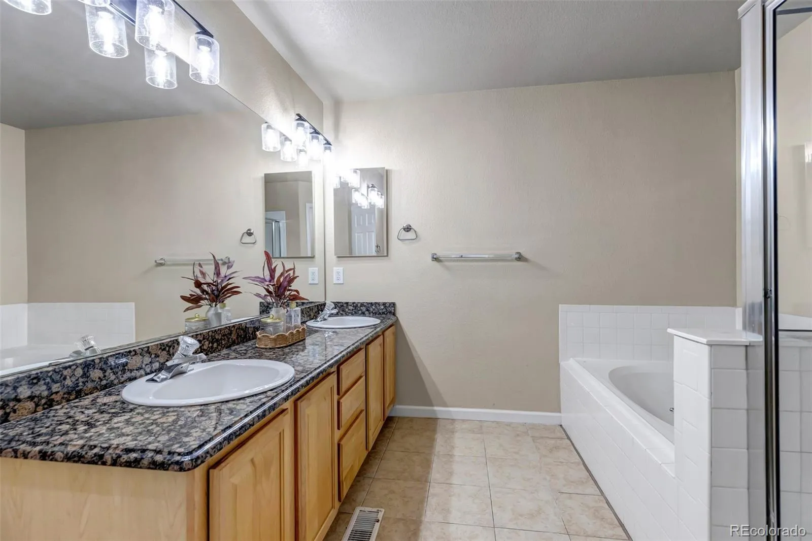 4519 S Atchison Way Aurora CO 80015 MLS #REC4568684 05092026024614 1600 27
