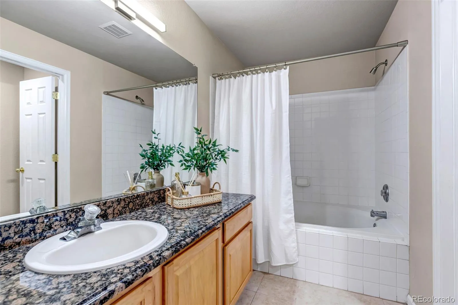 4519 S Atchison Way Aurora CO 80015 MLS #REC4568684 05092026024614 1600 31