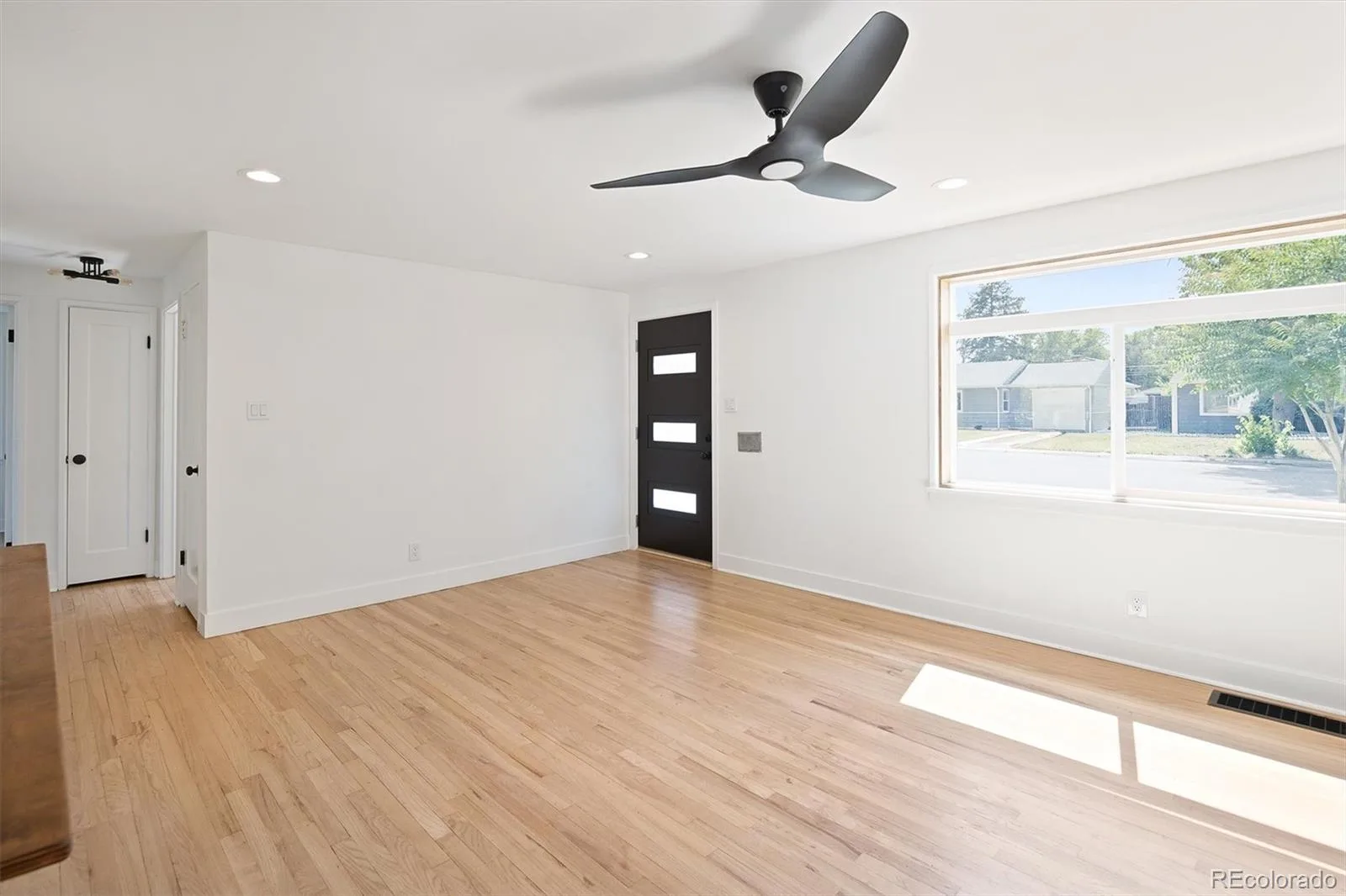 794 Galena Street Aurora CO 80010 | MLS #REC4570219 08262026161830 1600 21