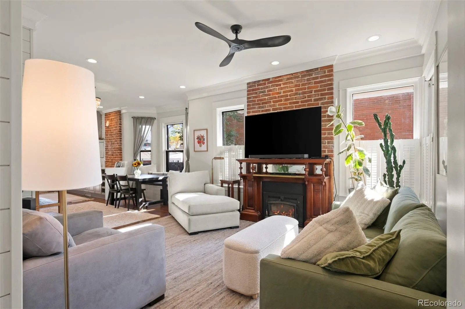 334 S Lincoln Street Denver CO 80209 MLS #REC4571505 04262026183747 1600 3