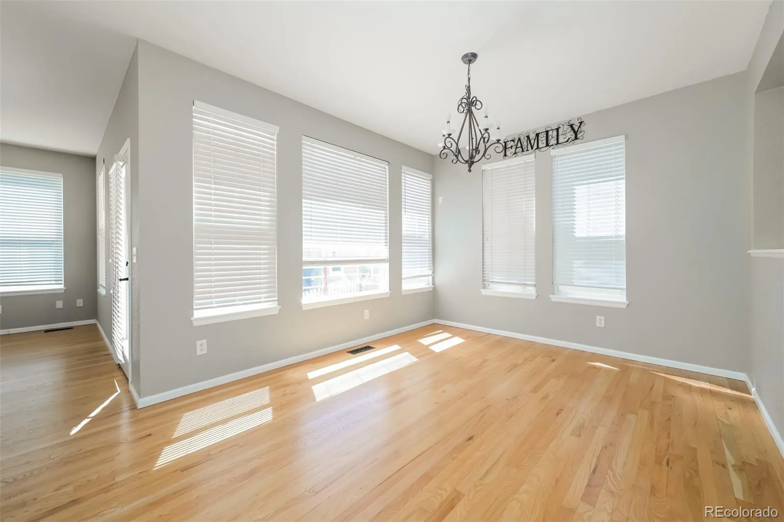 10638 Cherrybrook Circle Littleton CO 80126 | MLS #REC4580357 06192026232221 1600 6