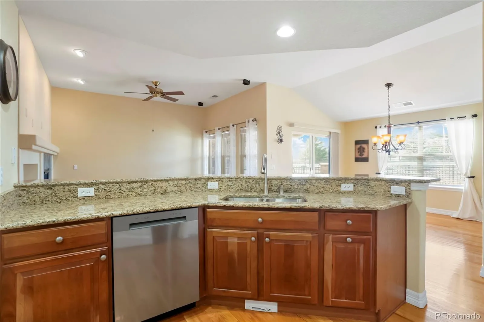 23590 E Jamison Place Aurora CO 80016 | MLS #REC4581135 05052026223635 1600 11