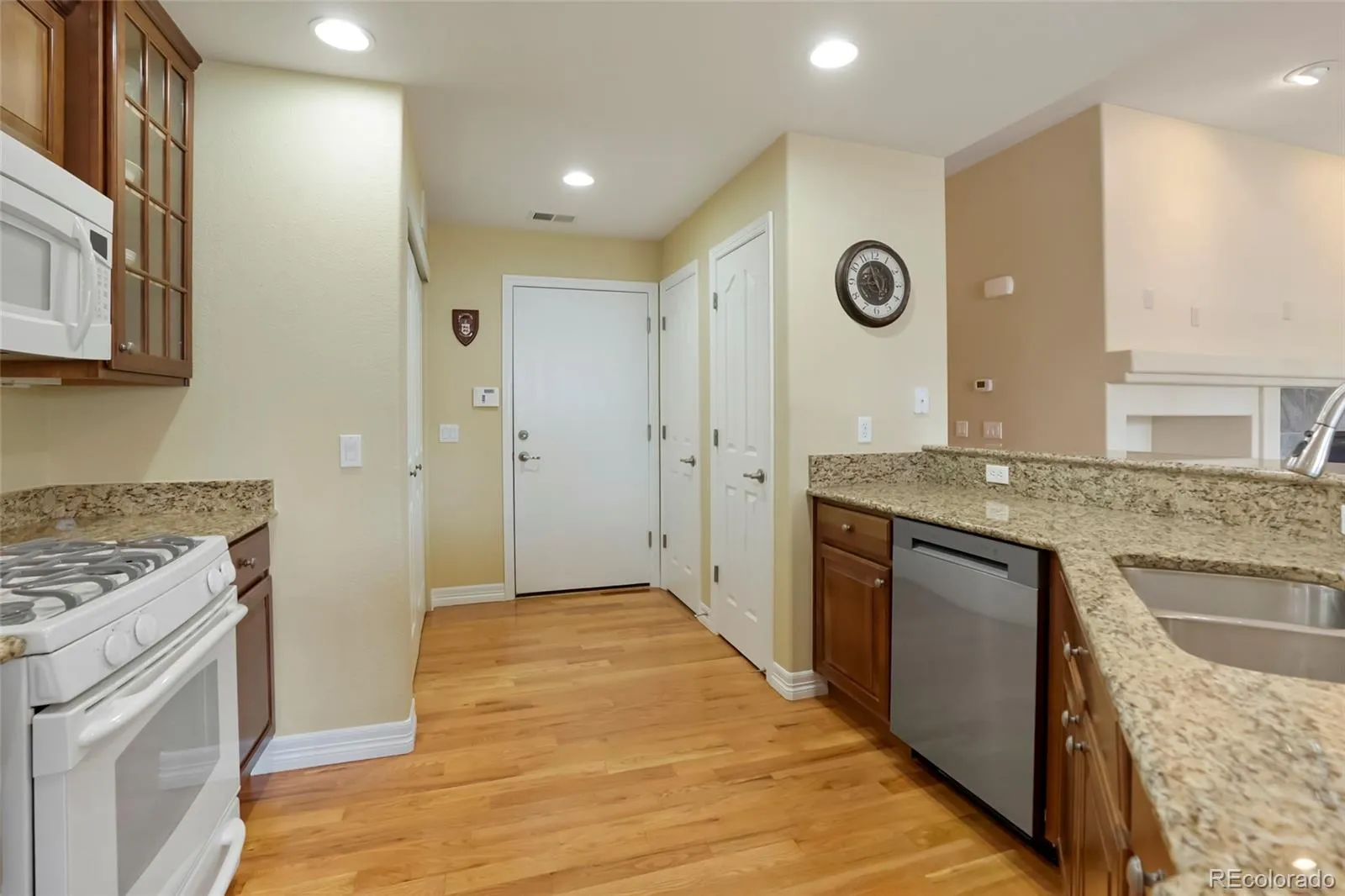 23590 E Jamison Place Aurora CO 80016 | MLS #REC4581135 05052026223635 1600 12