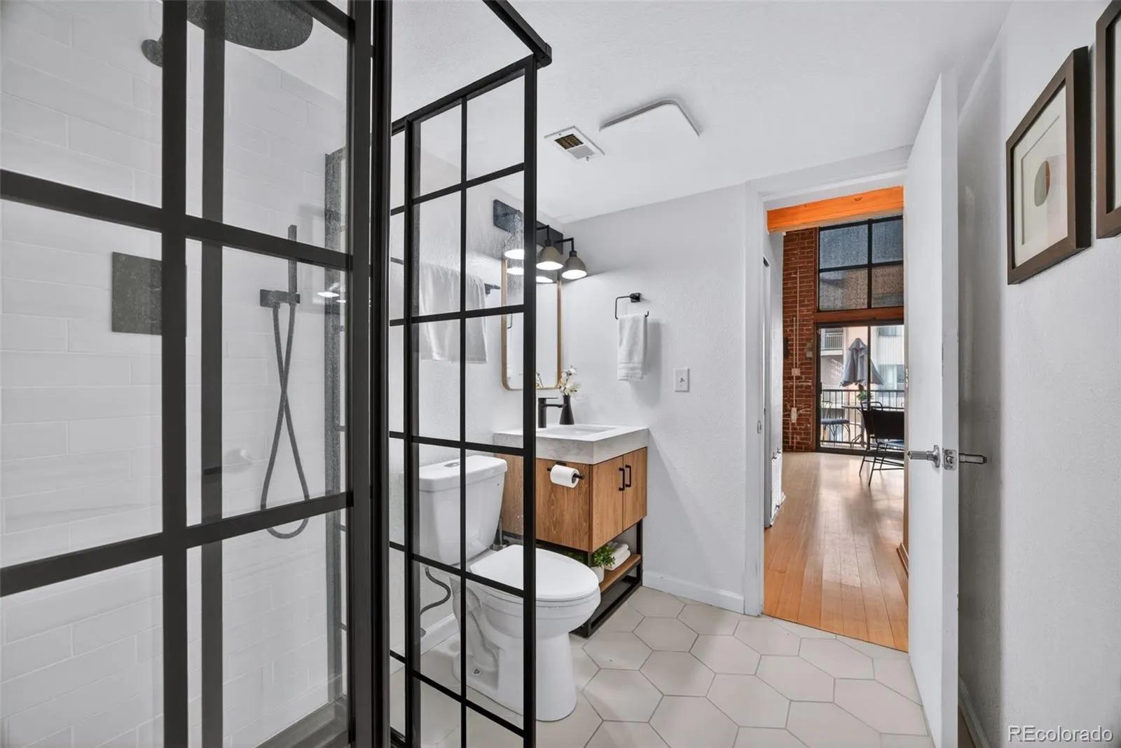 04212026002942 1600 18