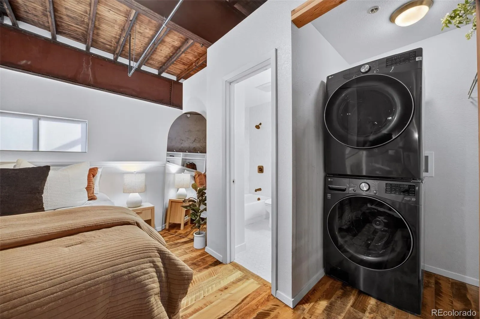 04212026002942 1600 25