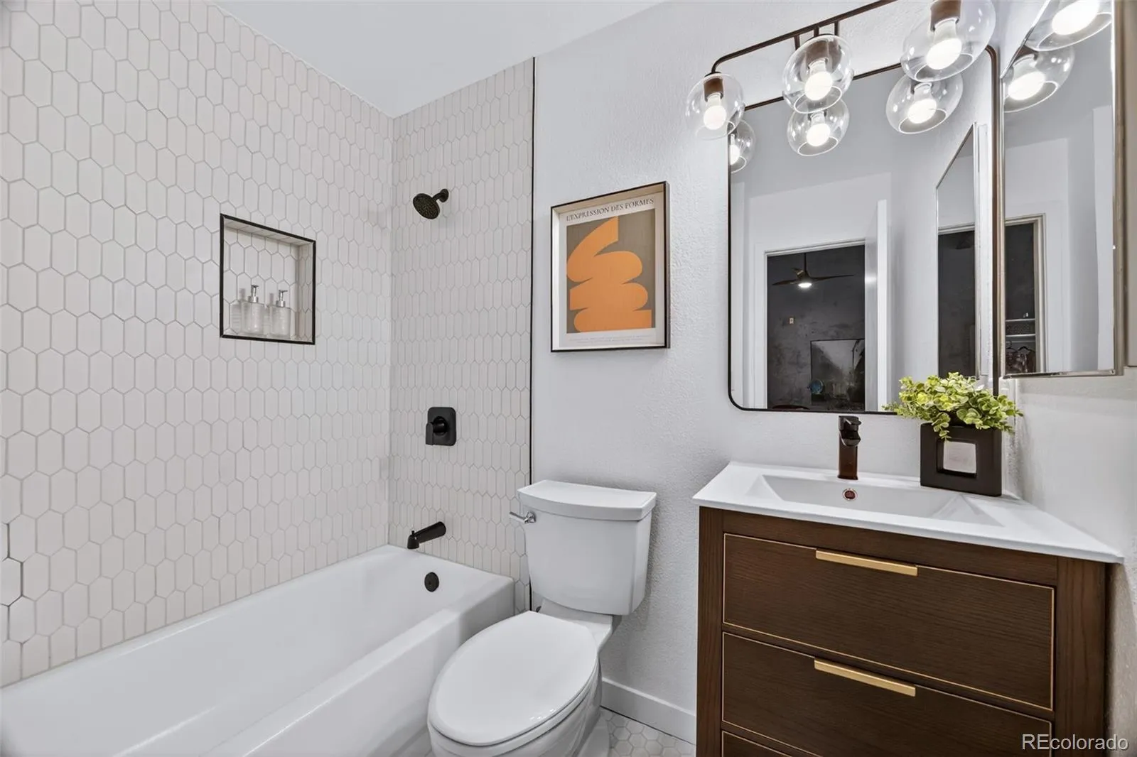 04212026002942 1600 26