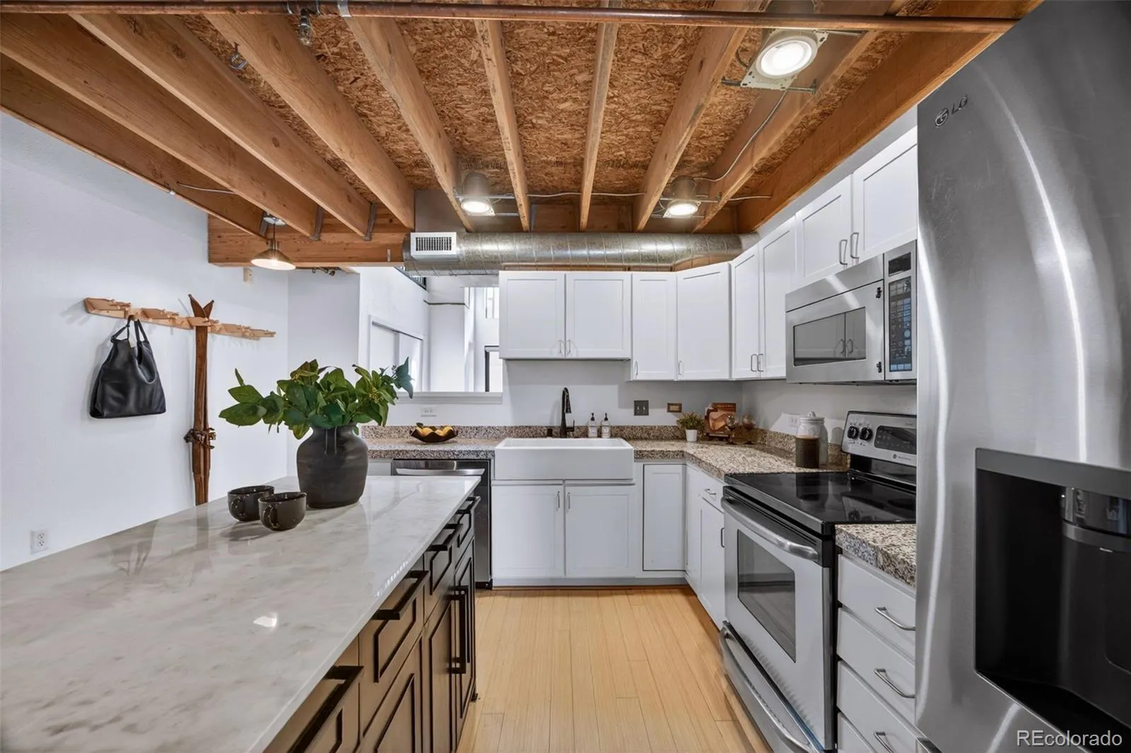 04212026002942 1600 8