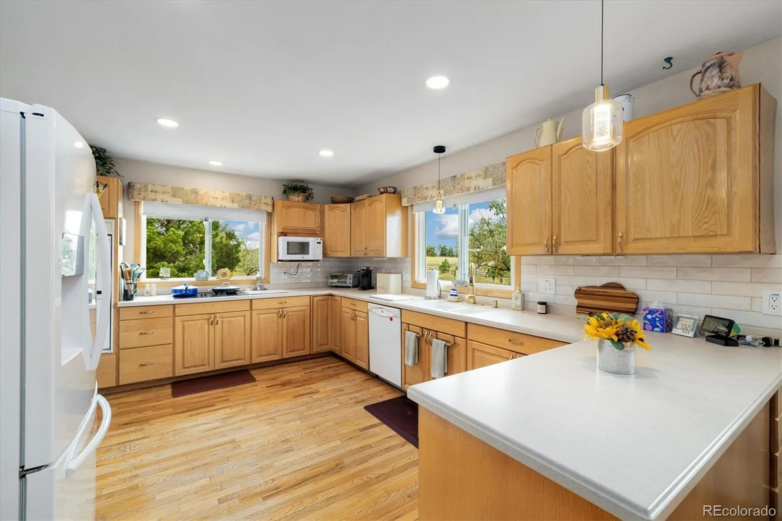 7390 S Liverpool Street Centennial CO 80016 MLS #REC4587329 04252026032005 1600 11