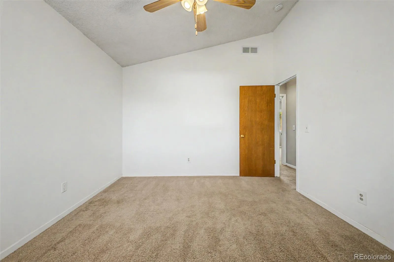 1617 Albion Lane Longmont CO 80503 MLS #REC4591333 05012026040743 1600 22
