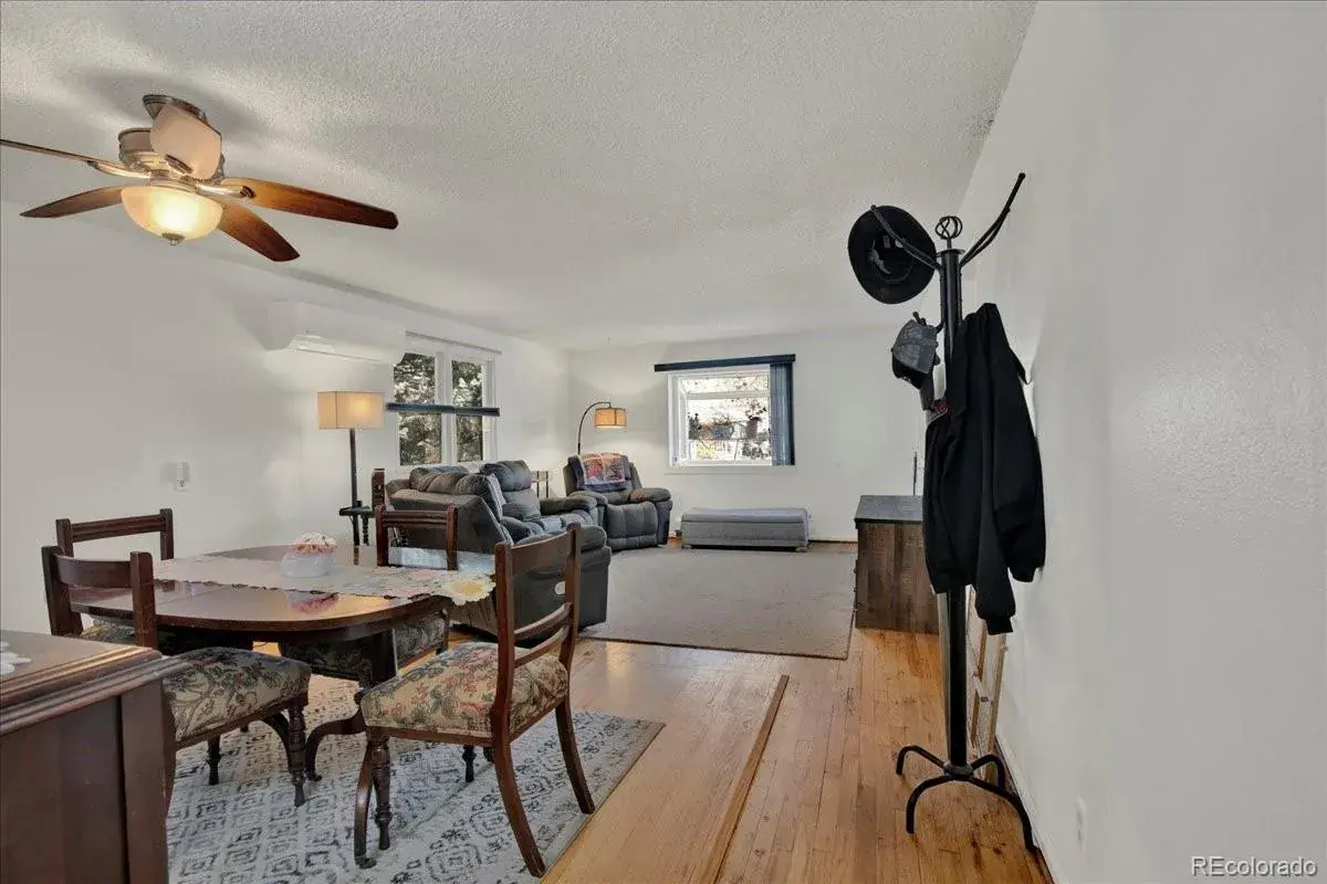 12022025004351 1200 12