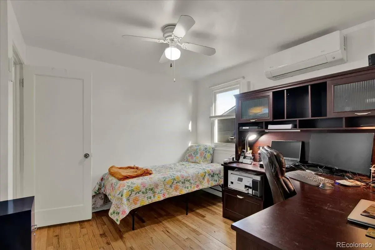 12022025004351 1200 19