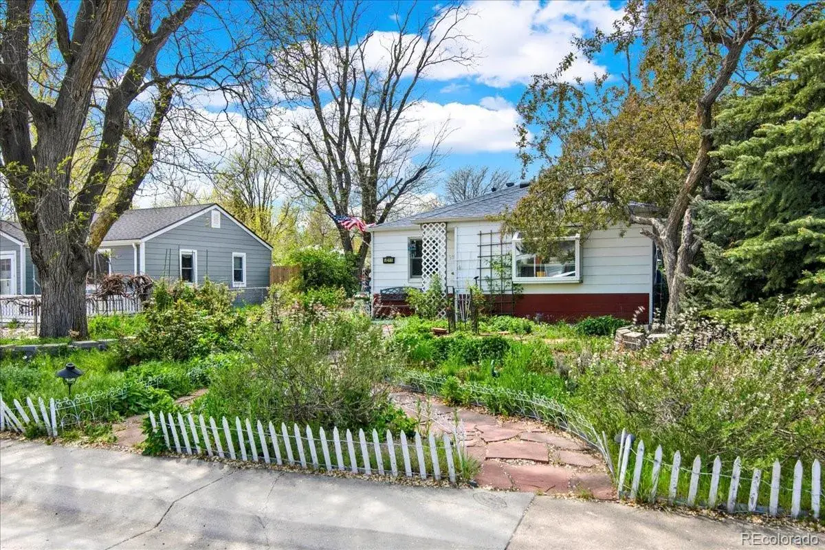 12022025004351 1200 3