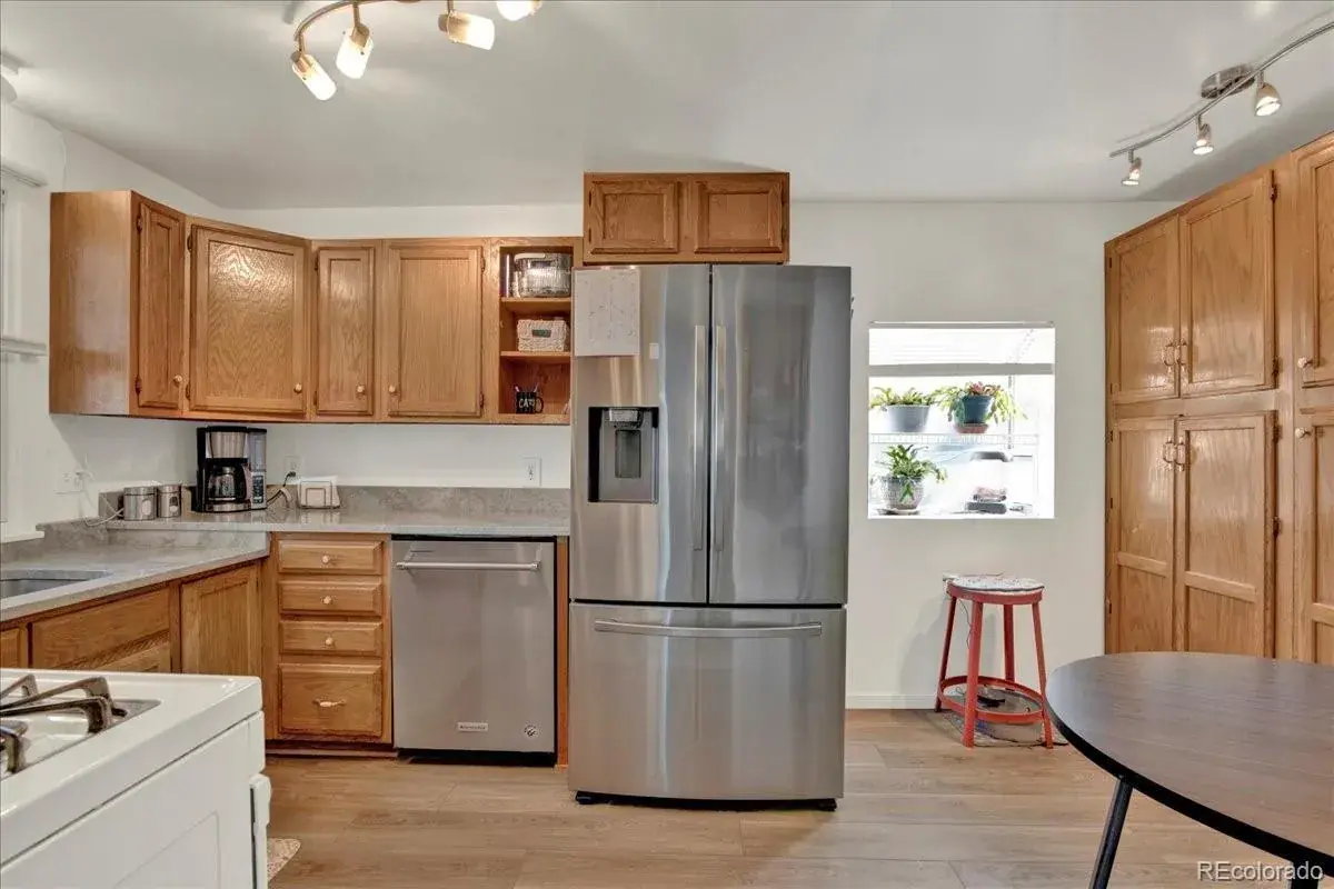 12022025004351 1200 7