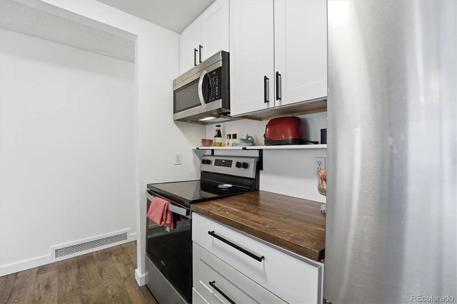 6860 E Mississippi Avenue #E Denver CO 80224 MLS #REC4602131 06092026192709 1600 22