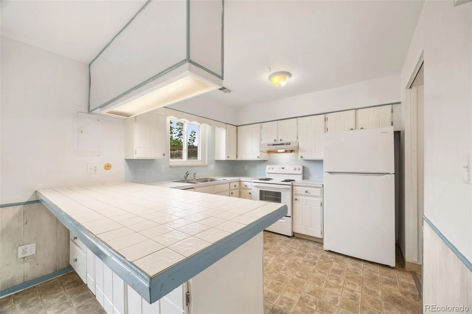 5589 S Lowell Boulevard Littleton CO 80123 | MLS #REC4602403 08272026130424 1600 14