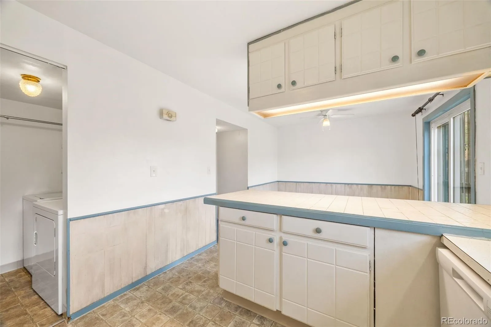 5589 S Lowell Boulevard Littleton CO 80123 | MLS #REC4602403 08272026130424 1600 17