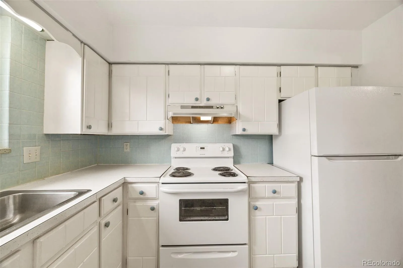 5589 S Lowell Boulevard Littleton CO 80123 | MLS #REC4602403 08272026130424 1600 18