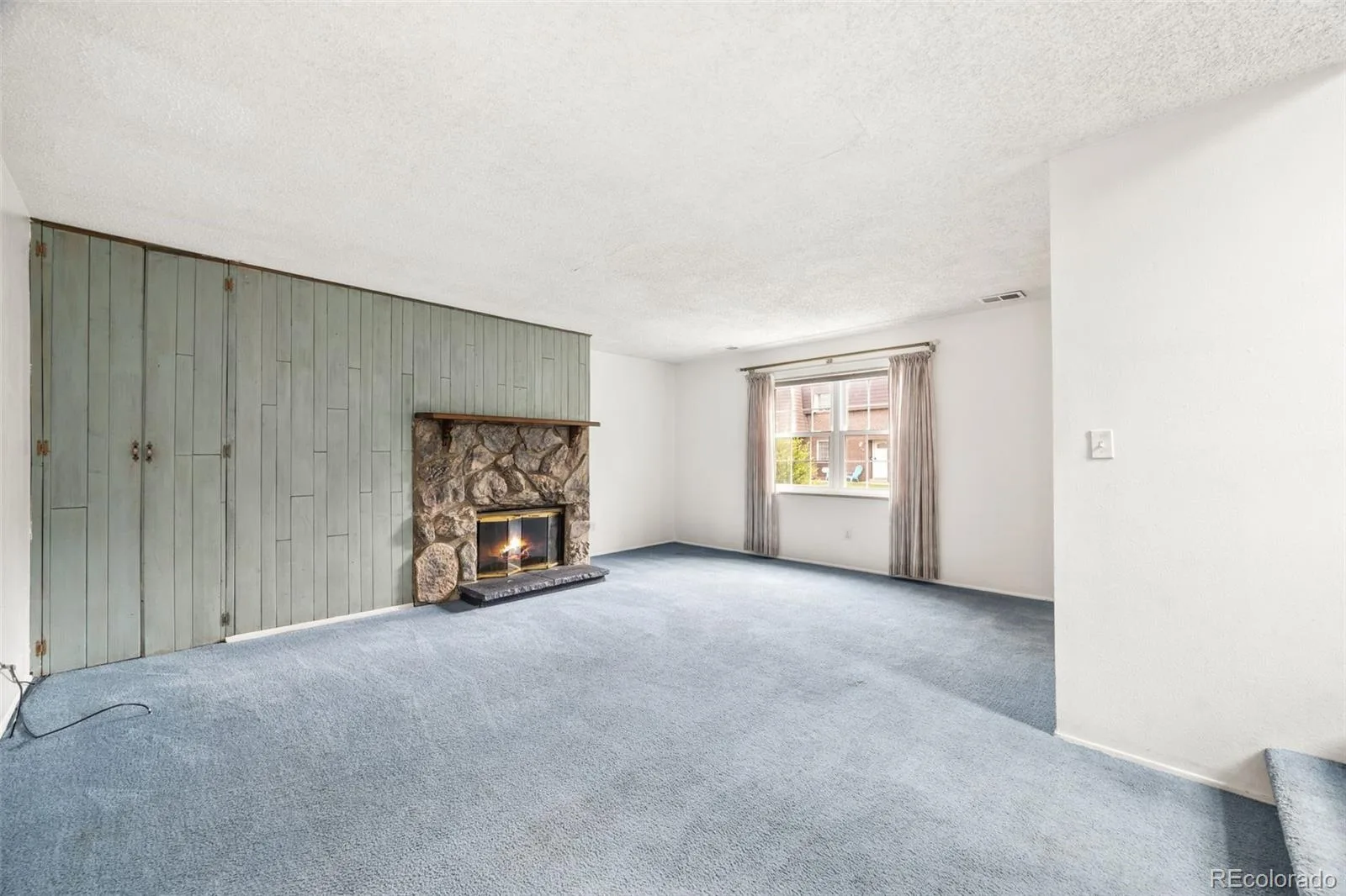 5589 S Lowell Boulevard Littleton CO 80123 | MLS #REC4602403 08272026130424 1600 7